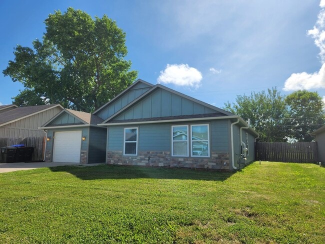 7110 SW Greenview Dr