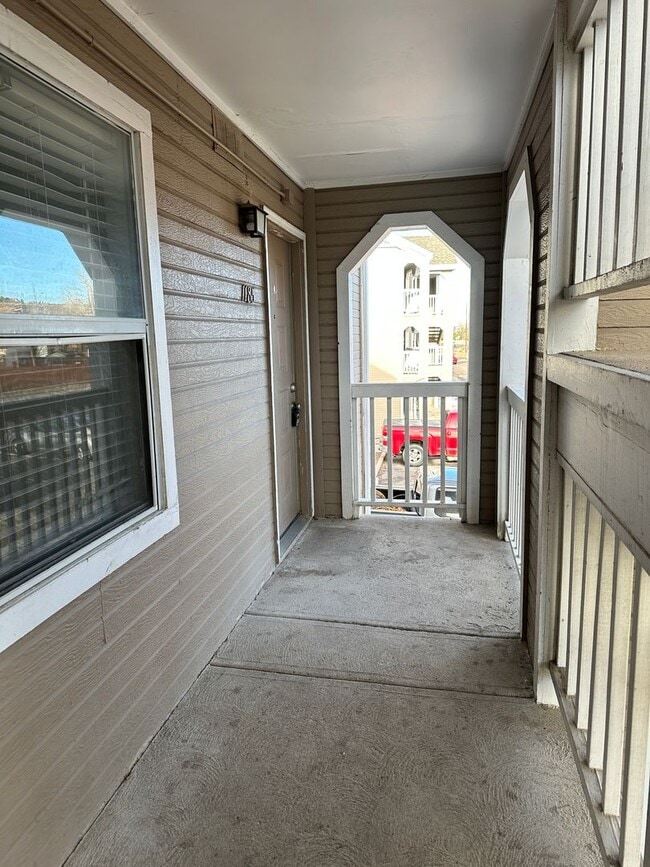 Photo - 1185 S Gilbert St