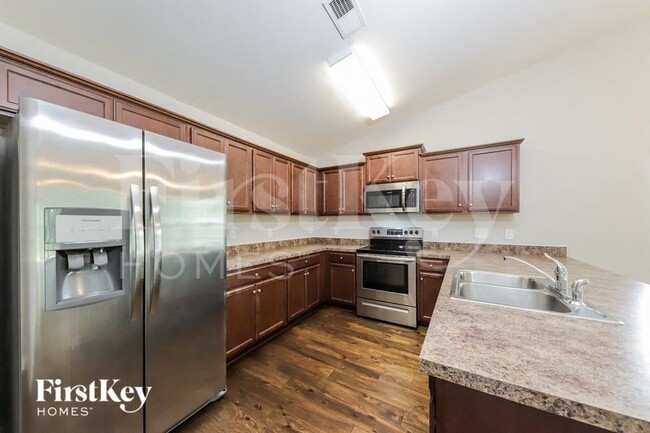 Photo - 1049 Solstice St