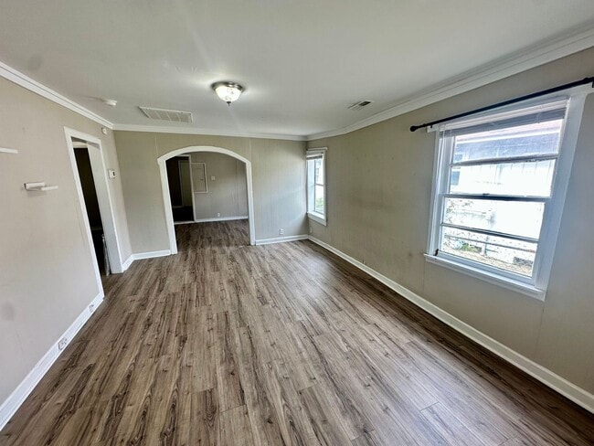 Photo - 1837 Doscher Ave