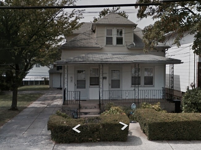 Building Photo - 438 Oakley Avenue Unit Lower
