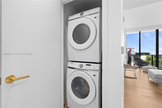 Photo - 2678 Tigertail Ave Unit 615