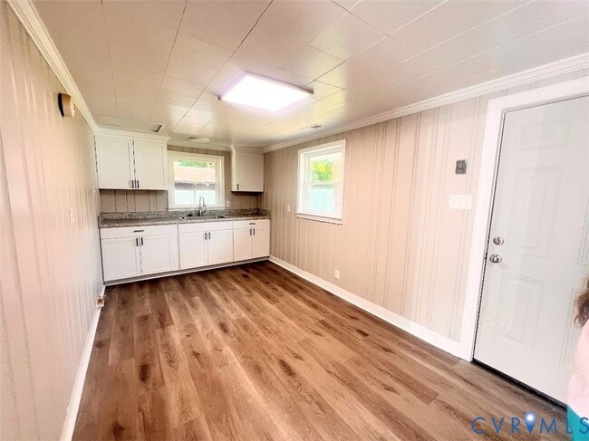 Photo - 1144 E Normandale Ave