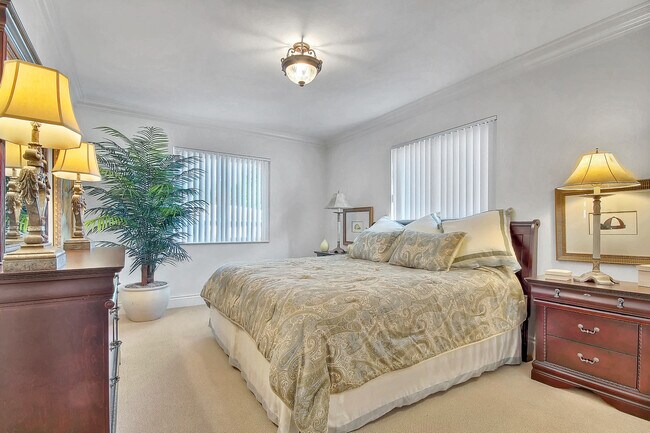 Photo - Bal Harbour Commons