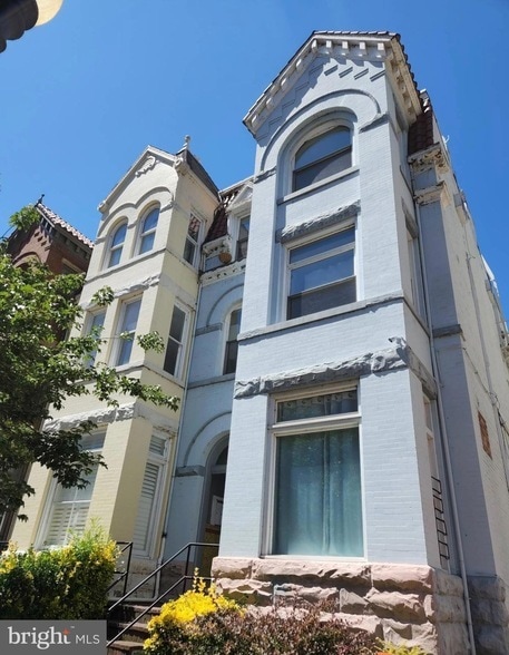 Building Photo - 2121 N Street NW Unit 3