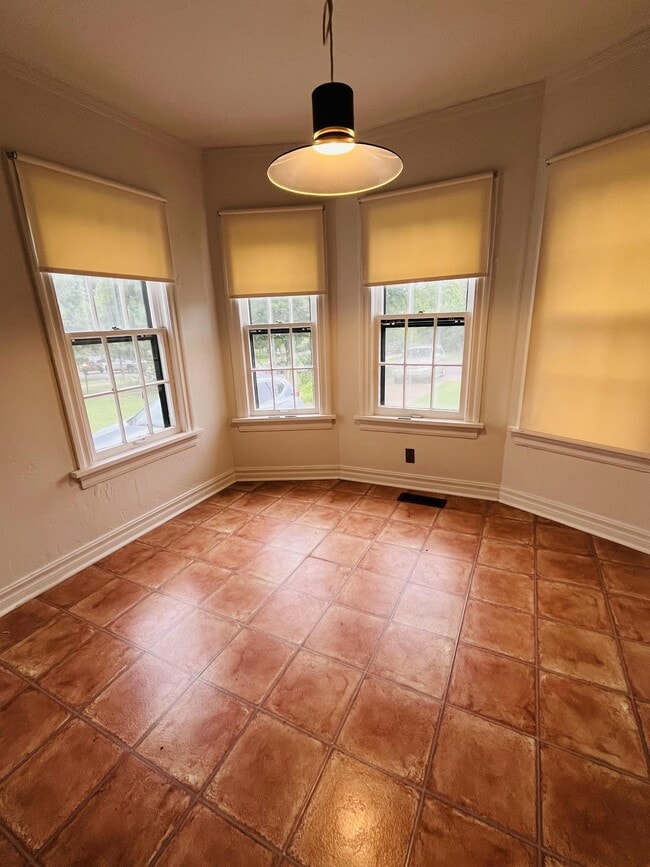 Photo - 1600 NW 38th St