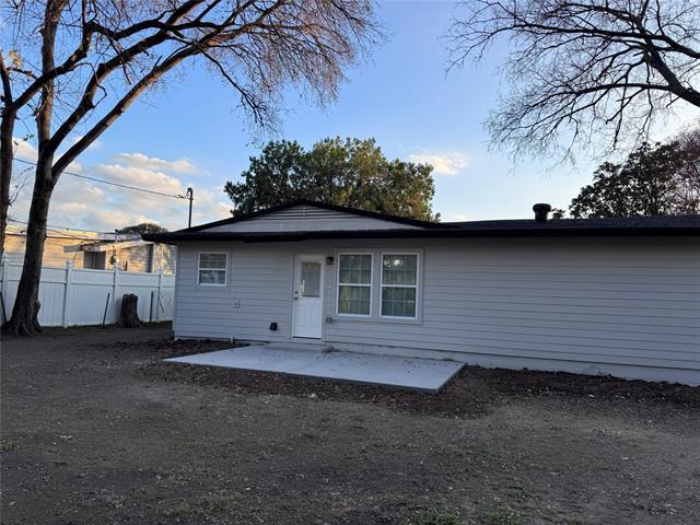 Photo - 2553 Wicker Ave