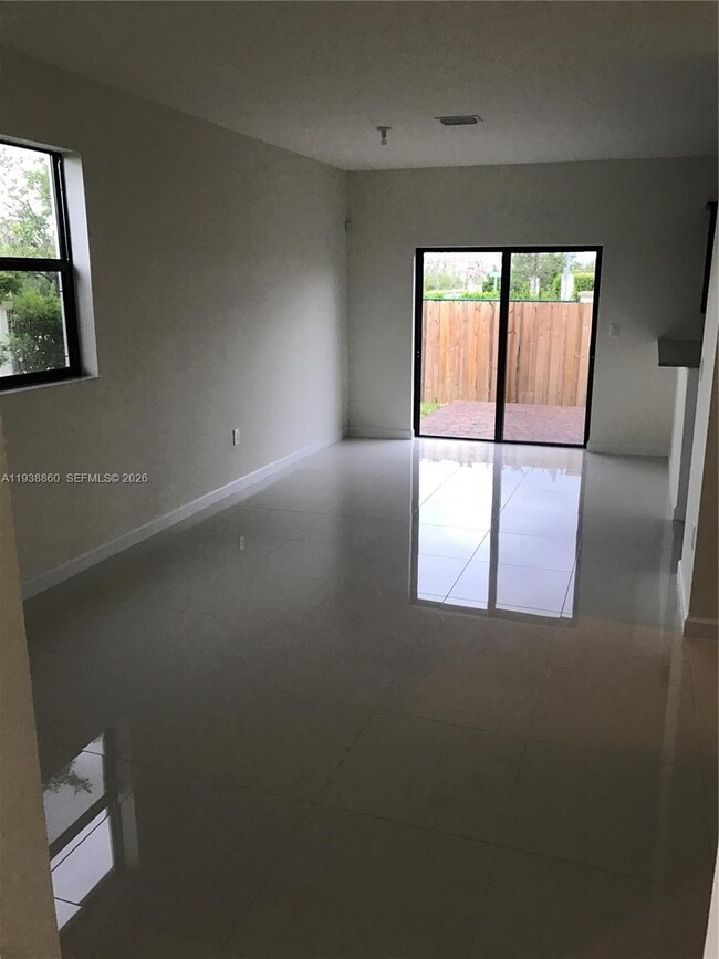 Photo - 8806 NW 103rd Ave