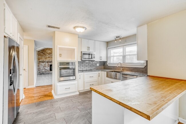 Photo - 17828 Cluster Ct