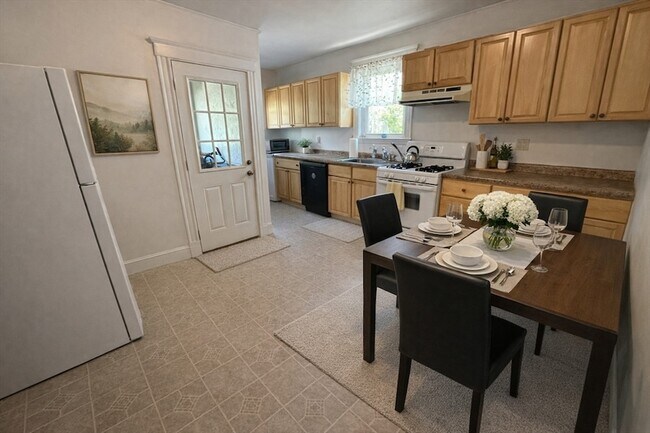 Photo - 72 S Crescent Circuit