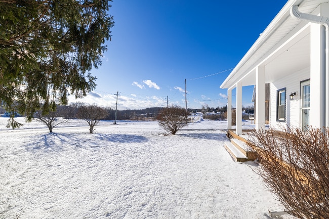 Photo - 3013 Daansen Rd