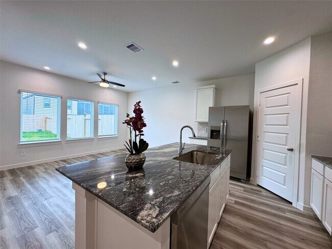 Photo - 2824 Lisburn Ter Ln