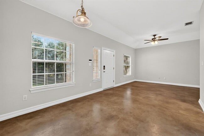 Photo - 1002 Castile Rd
