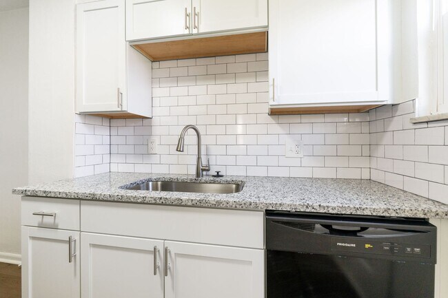 Photo - 4040-4042 Halsey Pl Unit 4040 Halsey Pl