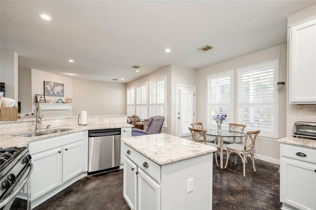 Photo - 2729 Kinney Oaks Ct