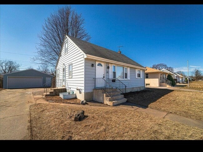 Photo - 115 Spruce St W Casa