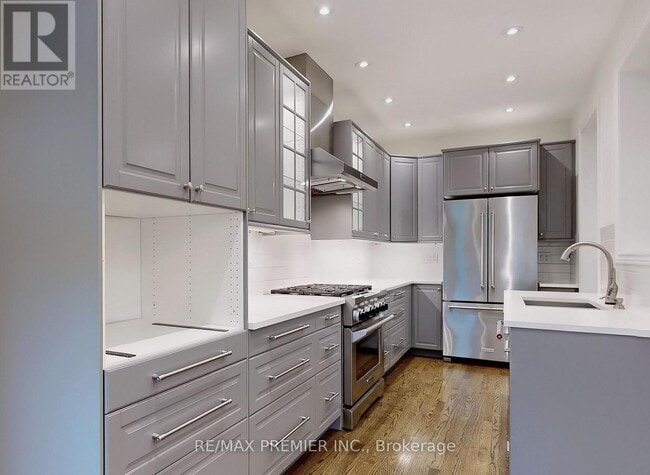 Photo - 422 Lady Nadia Dr