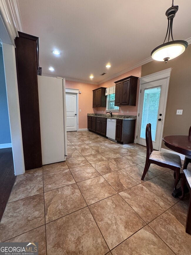 Photo - 217 Guyler St