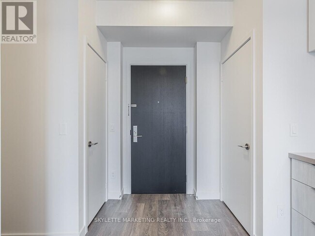 Photo - 8 Eglinton Ave E Unité 2408