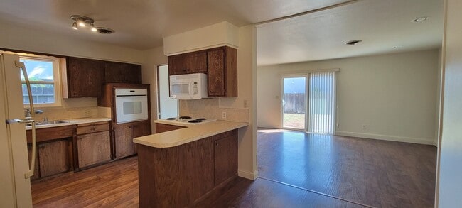 Photo - South Redding Cutie Near Westwood Village ...