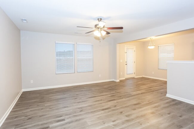 Photo - 1083 Manston Pl SW