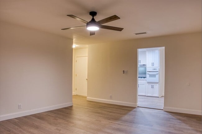 Photo - 1009 E Alexander Ave