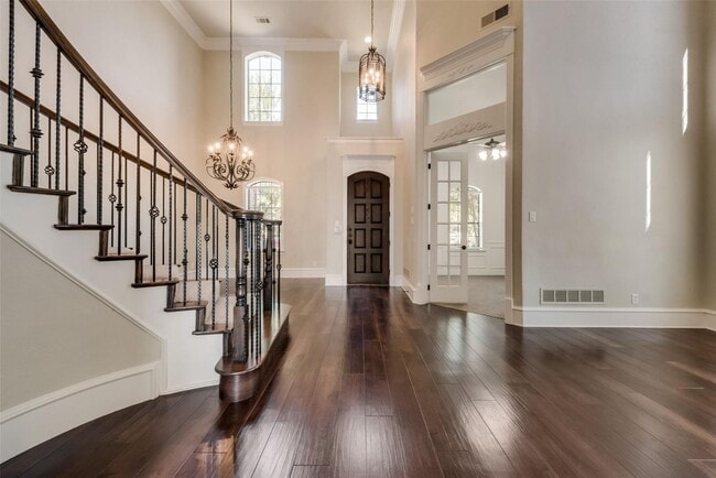 Photo - Montgomery Lane