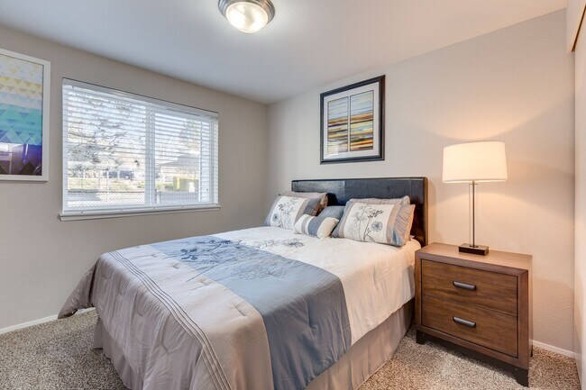 Guest Bedroom - Cascade Ridge