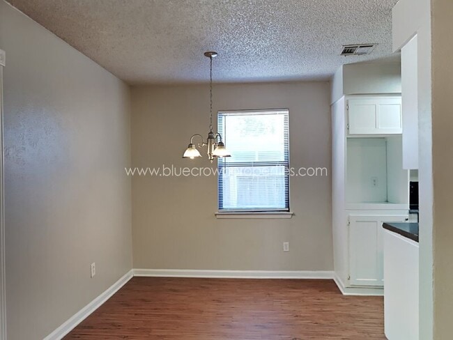 Photo - 900 Cannon Dr