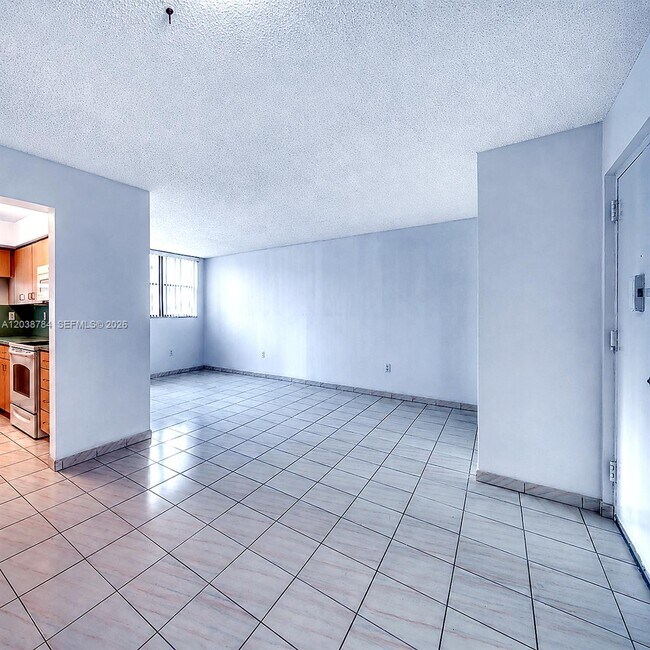 Photo - 9440 W Flagler St Unidad 205