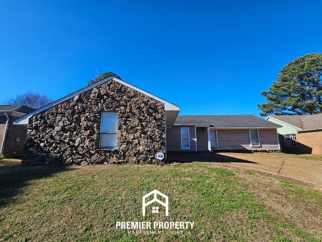 Building Photo - 3773 Caravel Dr