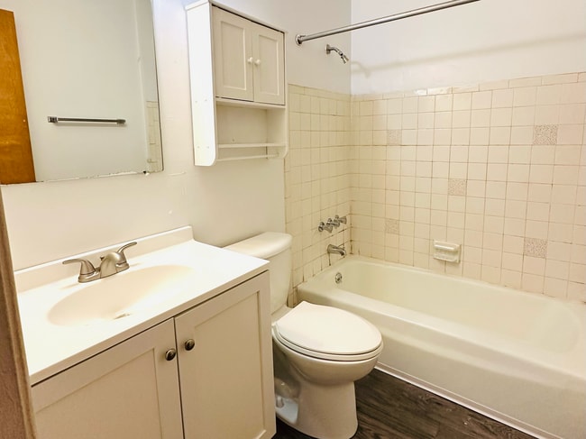 Photo - 721 Buchanan Ave Unidad 4