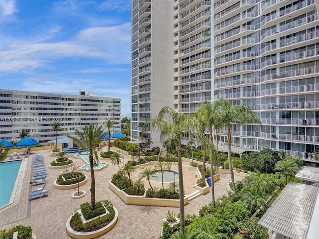 Photo - 7601 E Treasure Dr Unit 417