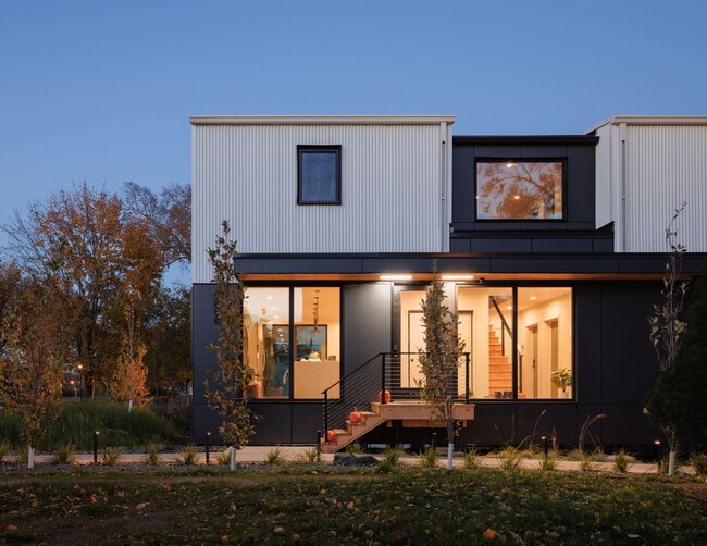 Building Photo - 796 Stewart Ave