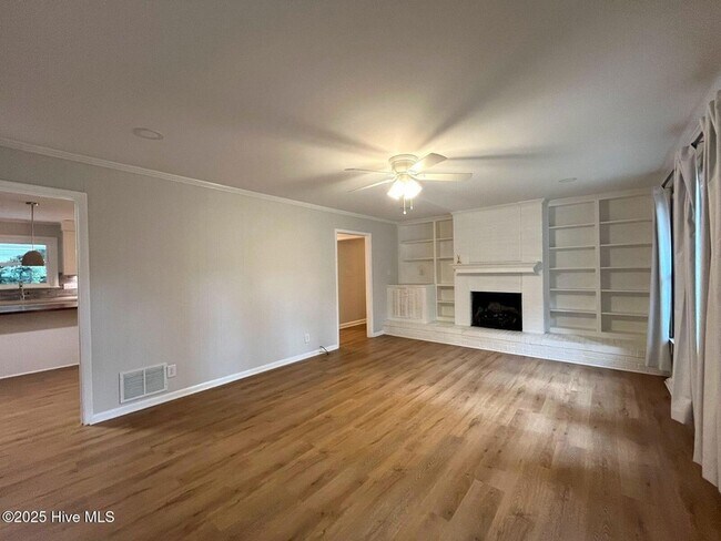 Photo - 440 E Massachusetts Ave