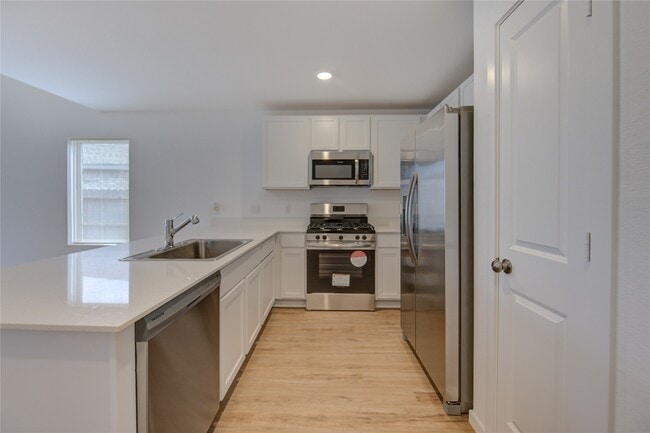 Photo - 9910 Oakheath Blf Dr