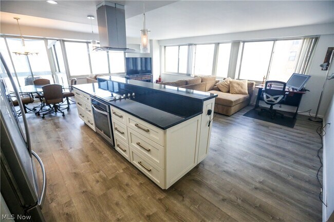 Photo - 12520 Edgewater Dr Unit 306