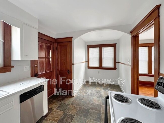 Photo - 1012 Louisa St