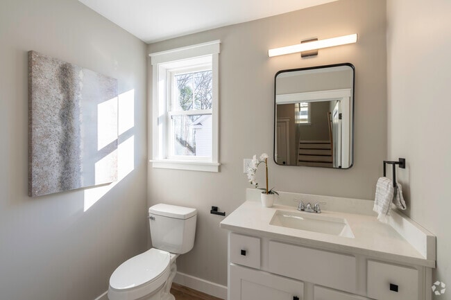 28 Cottage Lane : 2BR 1.5BA, 1/2 Bath - MCO Lancaster Cottages