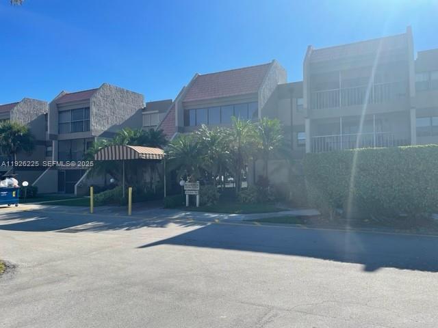 Building Photo - 240 Lakeview Dr Unit 312