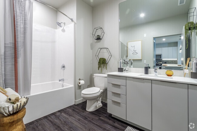 2BR, 2BA - 1,173SF