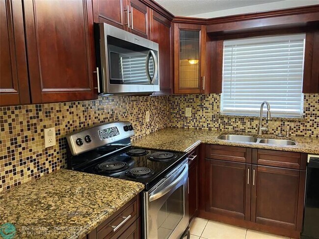Photo - 5080 SW 64th Ave Unit 202