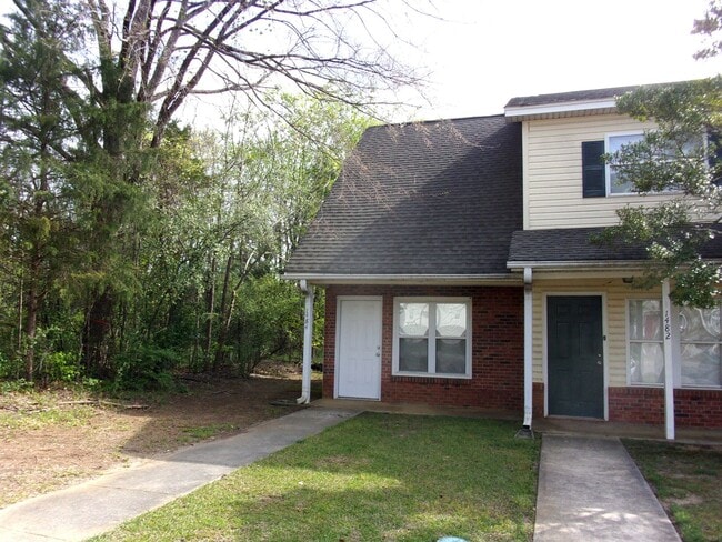 Building Photo - 1 Bedroom 1 Bath Townhome Minutes to I-77