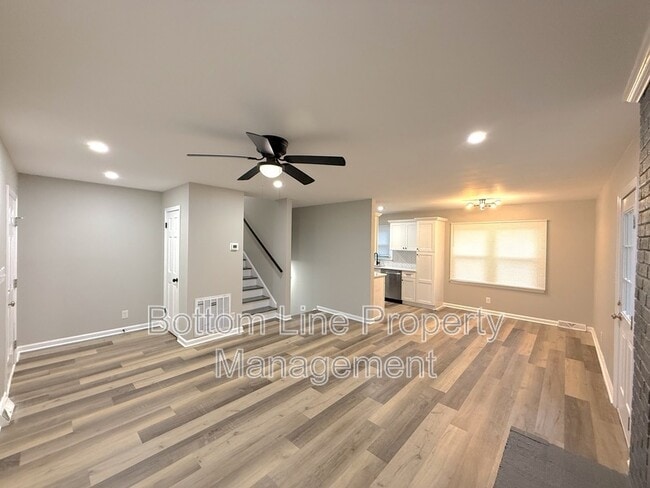 Photo - 1714 Sue St