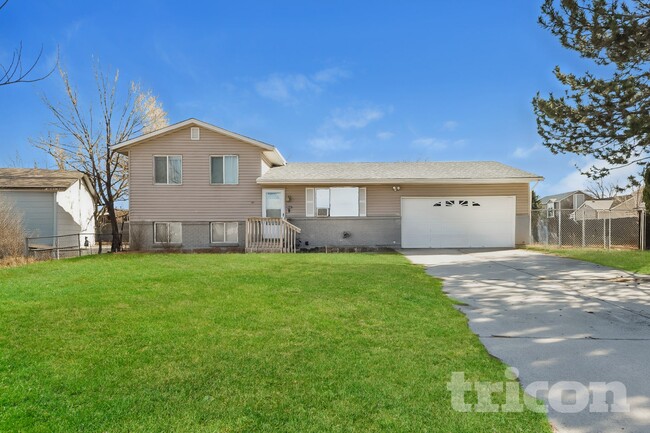 Building Photo - 4942 Old Fountain Blvd