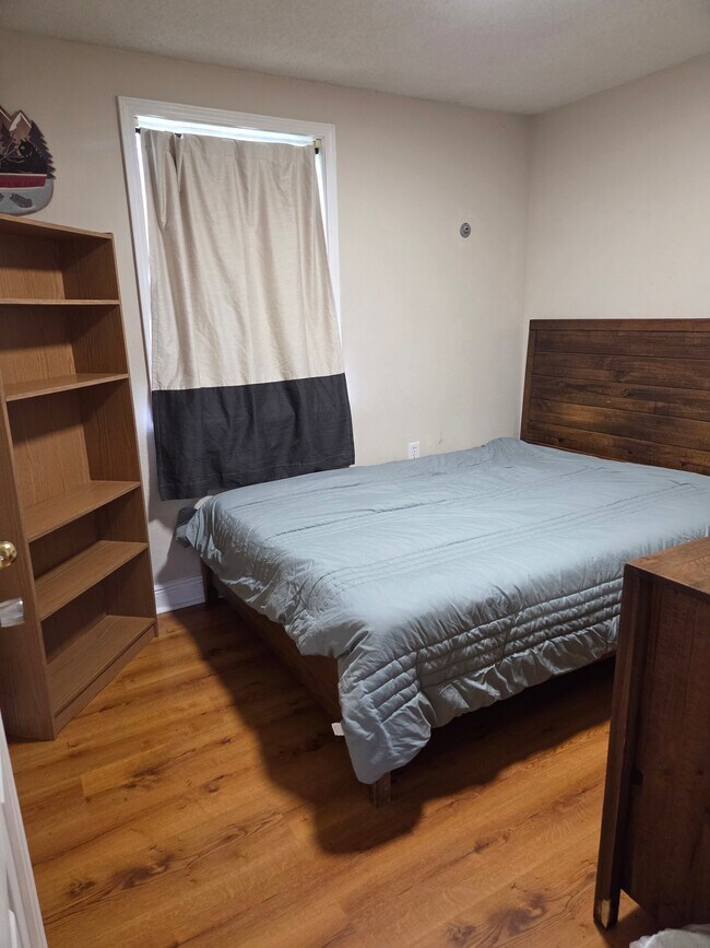 Photo - 4560 Shore Dr