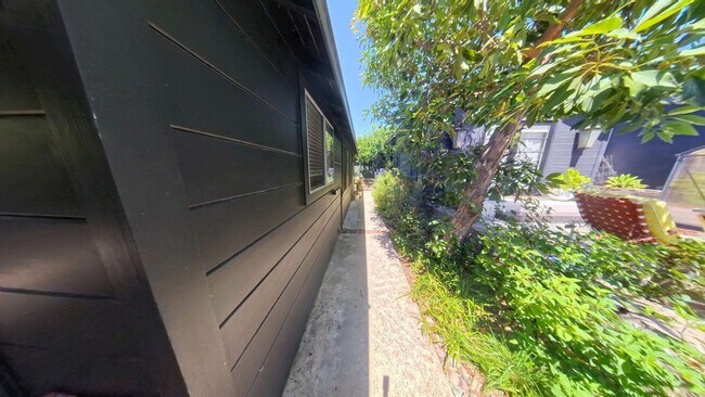 Photo - 630 Beverly Dr Unidad Studio