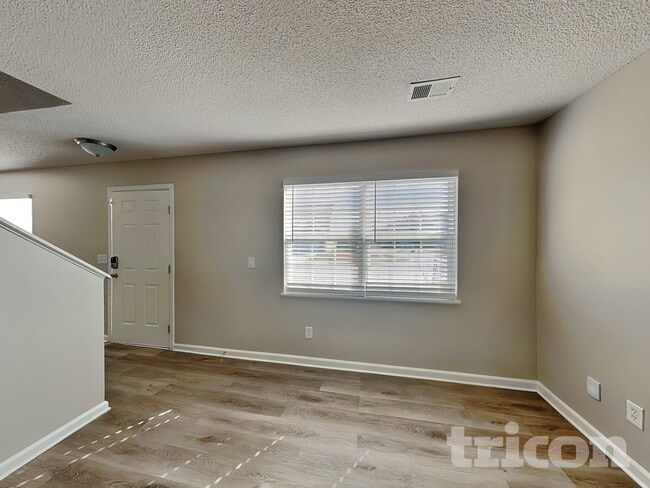 Photo - 540 Halleck Ln