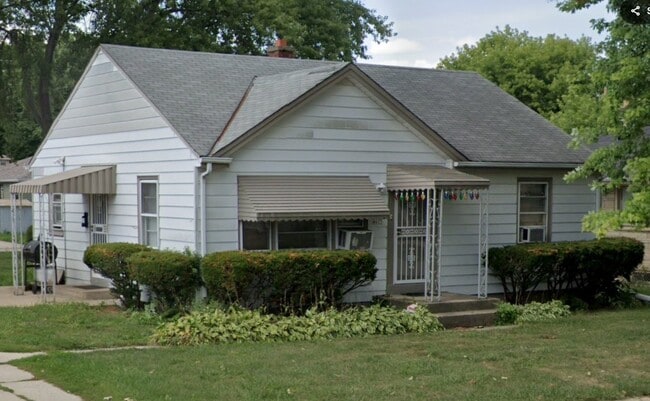 Building Photo - 4635 N 66th St