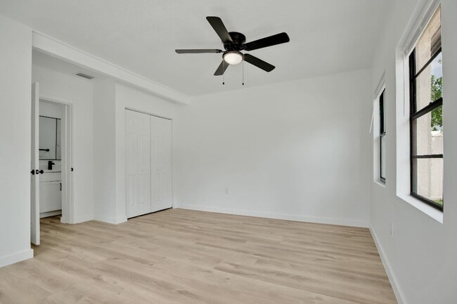 Photo - 2181 Linden Rd